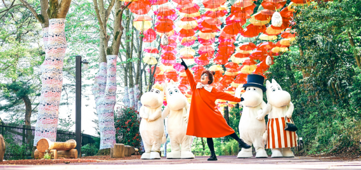Một bầu trời màu sắc như cầu vồng được làm bằng ô - Khu vườn thần tiên của xứ sở Bắc Âu - Moomin Valley Park, Tokyo