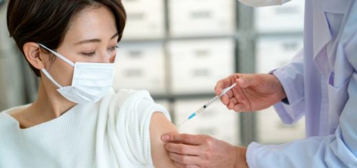 Những điều cần biết về phản ứng phụ sau khi tiêm vắc xin COVID-19