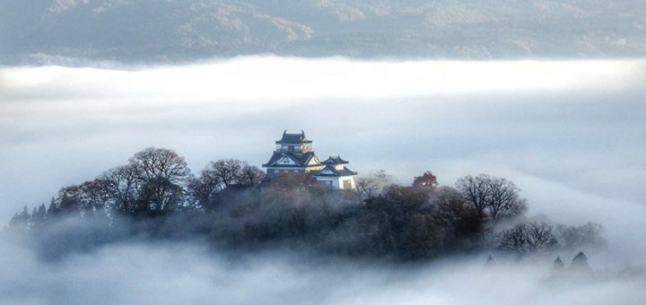 Lâu đài lơ lửng trong biển mây ở Nhật, ai cũng ước mong được đến một lần