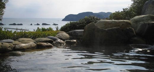 Top những suối nước nóng đẹp nhất Nhật Bản bạn không thể bỏ lỡ trong mùa thu này