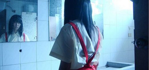 Hanako san: Bí ẩn hồn ma cô gái mặc váy đỏ trong ô cửa toilet số 3