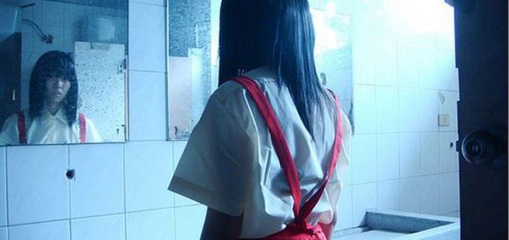 Hanako san: Bí ẩn hồn ma cô gái mặc váy đỏ trong ô cửa toilet số 3