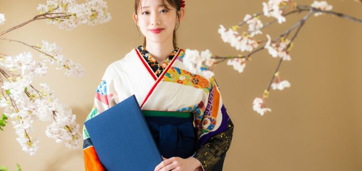 Hakama là gì? Giá bao nhiêu? Tại sao bạn nên thuê thay vì mua khi mặc trong lễ tốt nghiệp?