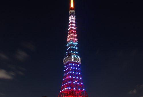 Tokyo Tower เปิดไฟประดับ นับถอยหลัง 1,000 วันสู่โอลิมปิก 2020