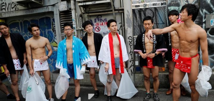 แปลกแต่พบได้ในญี่ปุ่นทีเดียวเท่านั้น  เมื่อสมาคมนุ่งผ้าเตี่ยวพร้อมใจกันเก็บขยะให้โตเกียวเป็นเมืองที่สะอาด (มีคลิป)