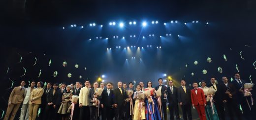 เหล่าซุปตาร์ ตบเท้าร่วมงานประกาศรางวัลไนน์เอ็นเตอร์เทน อวอร์ด 2019 ที่จัดขึ้น ที่หอประชุมใหญ่ ศูนย์วัฒนธรรมแห่งประเทศไทย เมื่อ วันที่ 20 มิถุนายน 2562 ที่ผ่านมา